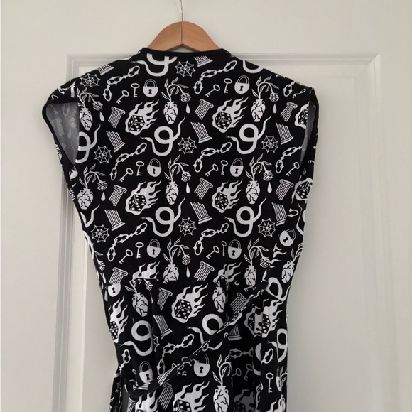 Nooworks Mini Wrap Dress Cotton When Odin Sleeps Printed Novelty - Picture 9 of 9